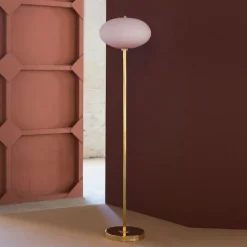 Magic Circus Lampadaires><noscript><img width=