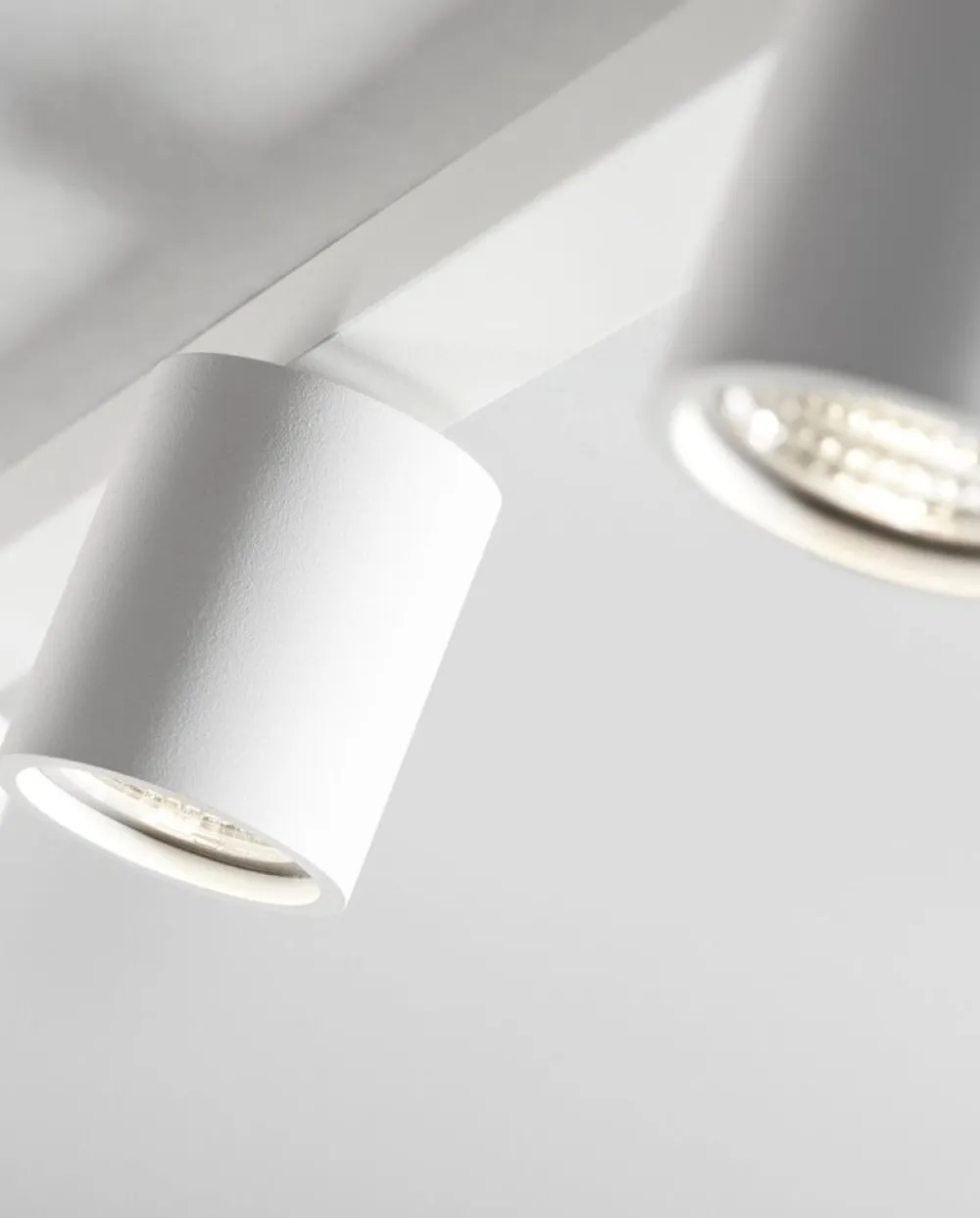 Light-Point Spots|Plafonniers>Focus mini L70cm Spots en saillie LED