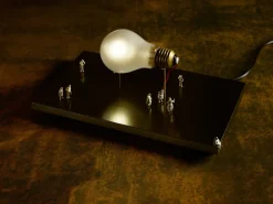 Ingo Maurer Lampes À Poser|Lampes À Poser>I Ricchi Poveri Monument for a Bulb Lampes de table Blanc