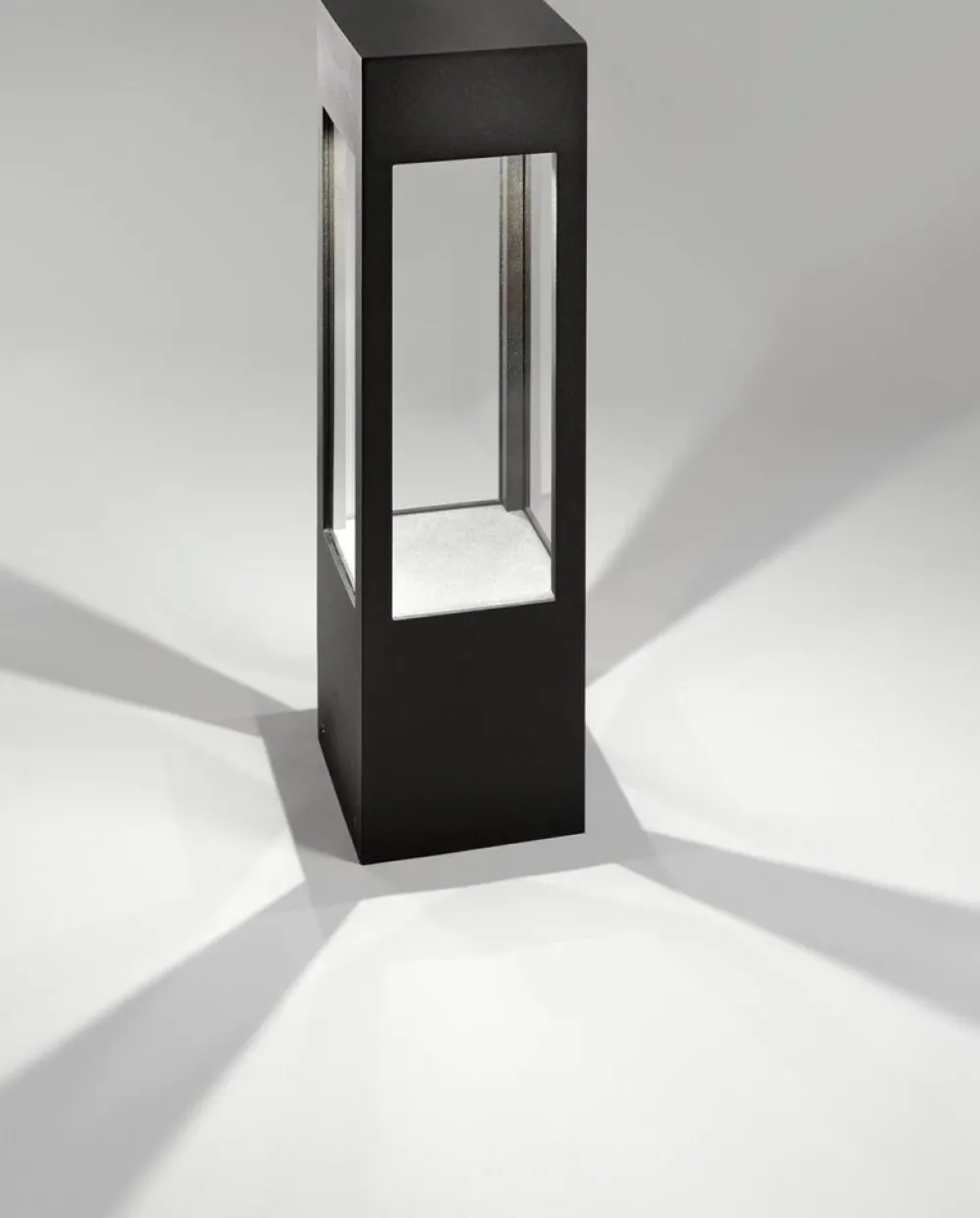 Light-Point Lampes À Poser|Lampes À Poser>Lantern G2 Bornes Outdoor LED Noir